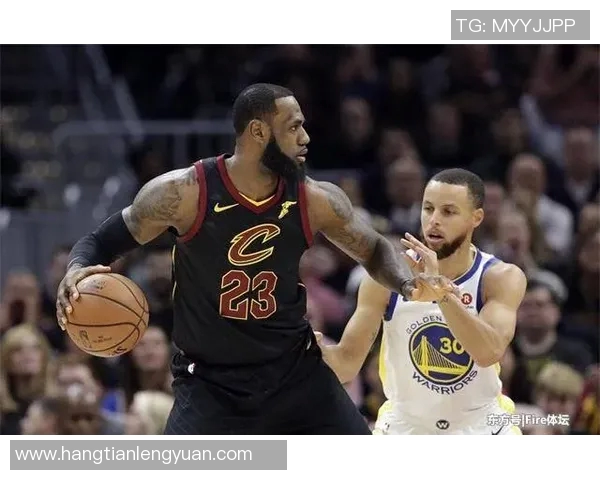 成都羽毛球队包夹战术解析与实战应用探讨